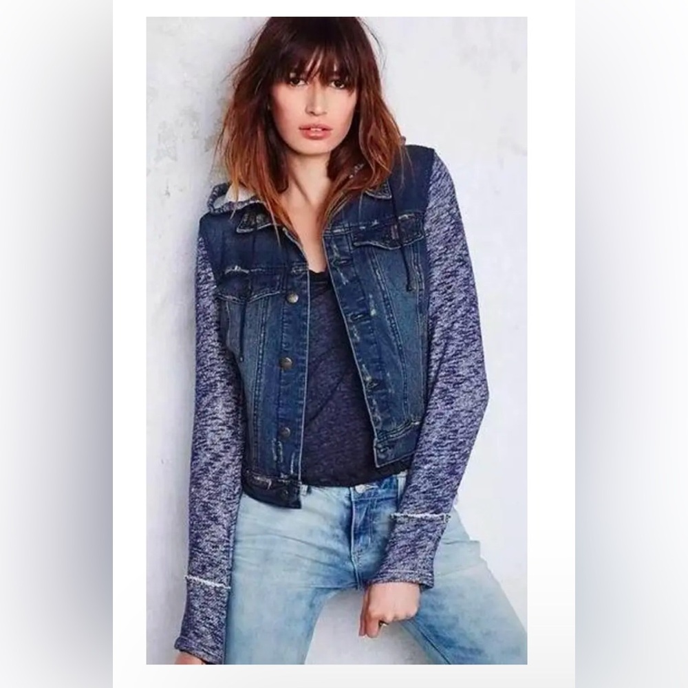 FREE PEOPLE  Distressed Denim Hoodie Jacket Size petite small women’s